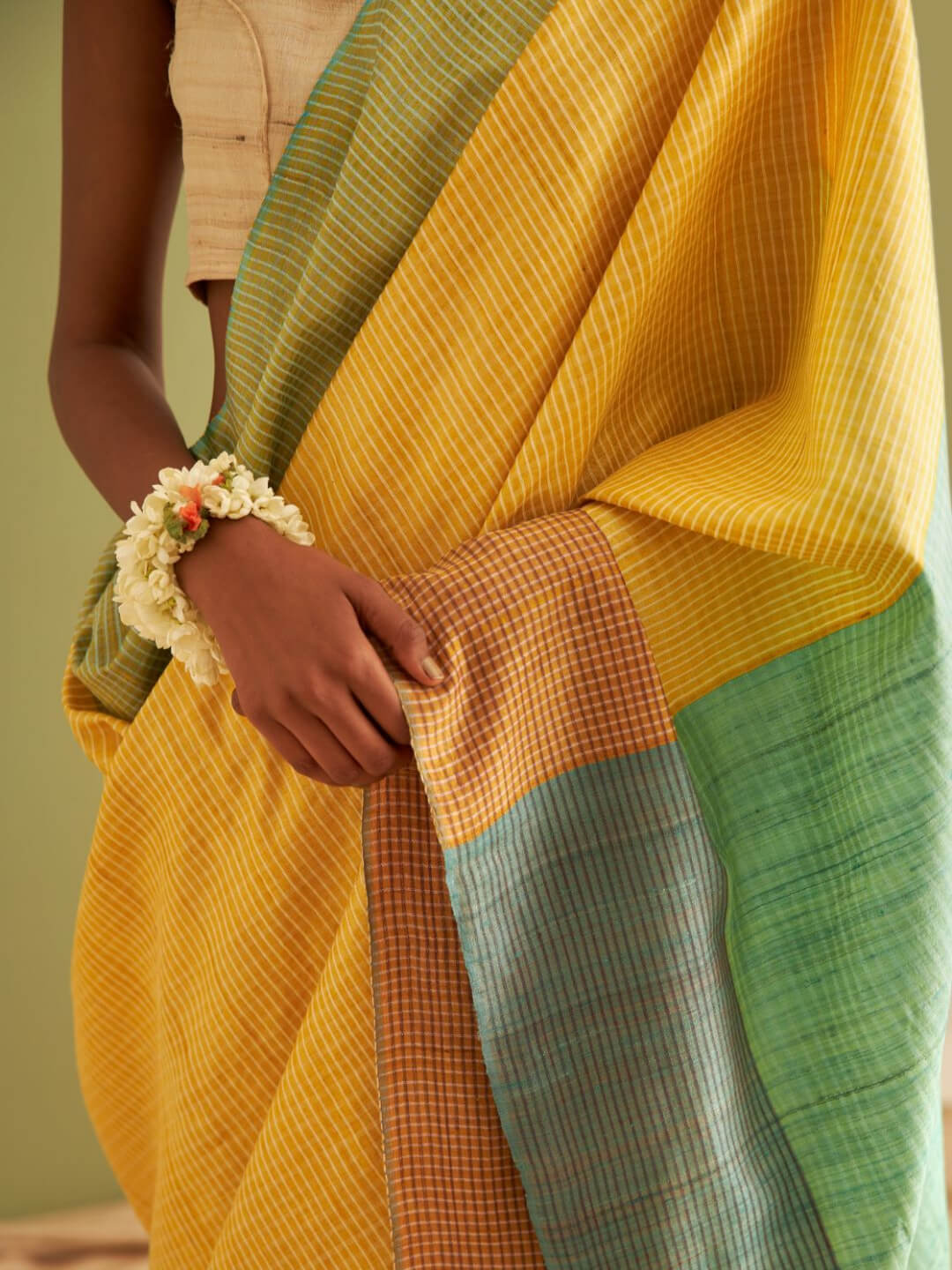 Peela Saree